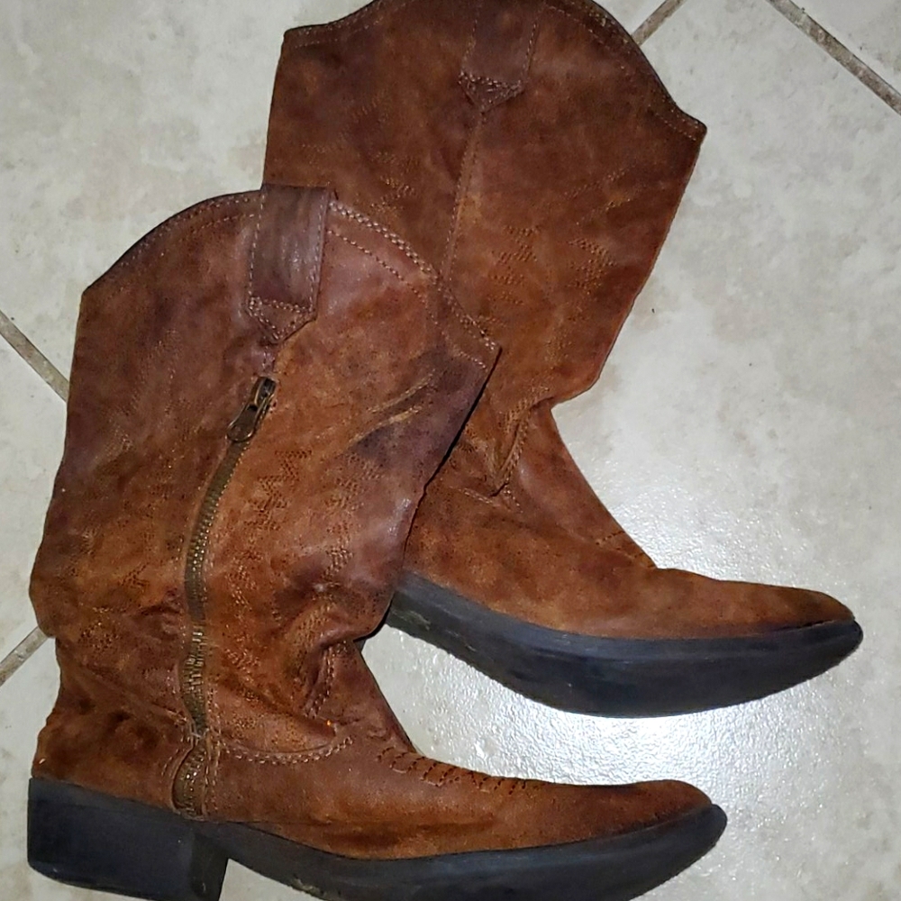 Size 5 cowboy boots